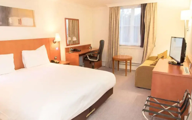 Doubletree By Hilton Reading M4 J10