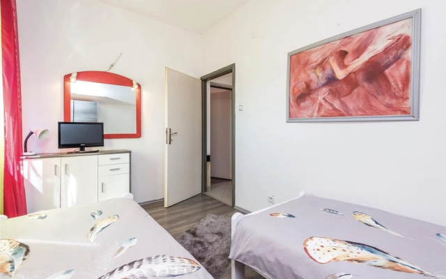 Stunning Home in Cavle With Wifi and 3 Bedrooms