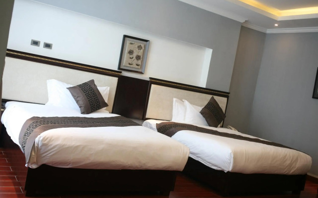 Yadonay Hotel