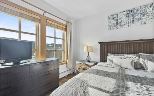 Inviting and Spacious Condo In The Heart of Center Village - PP416 by Redawning
