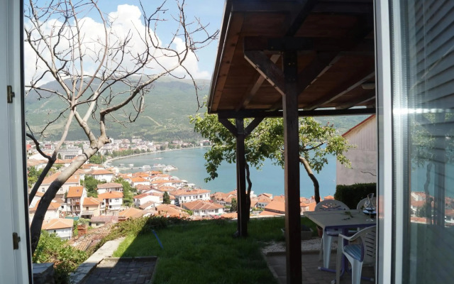 Snegar Apartments
