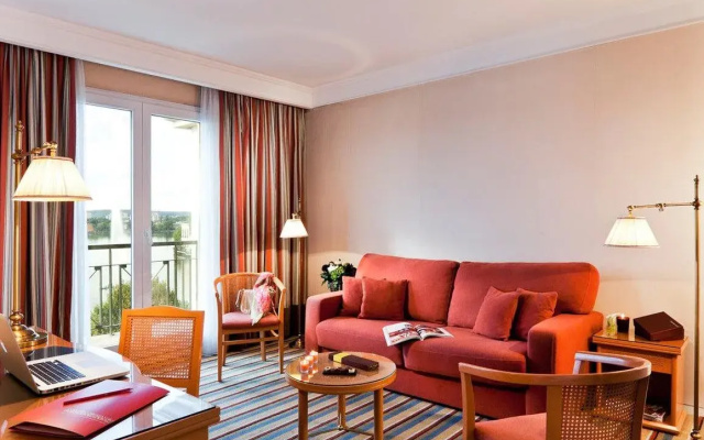 Hôtel du Lac dEnghien les Bains