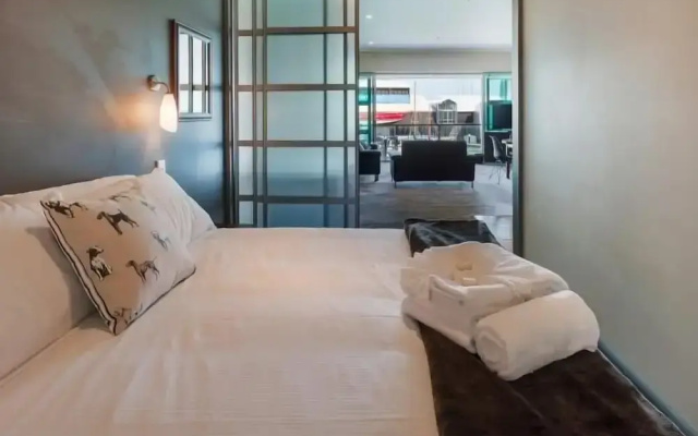 Waterfront Seaview Hotel Apartments