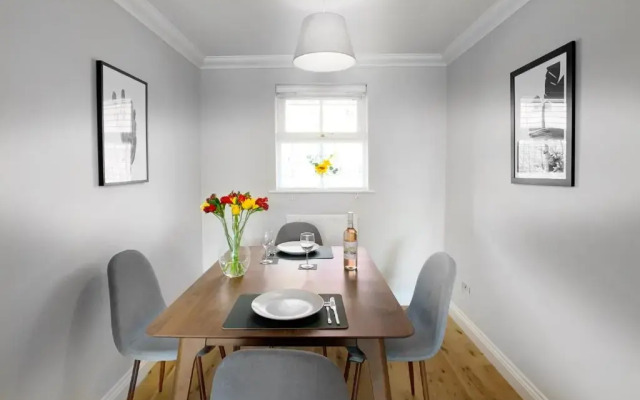 Wokingham - 2 bed with parking