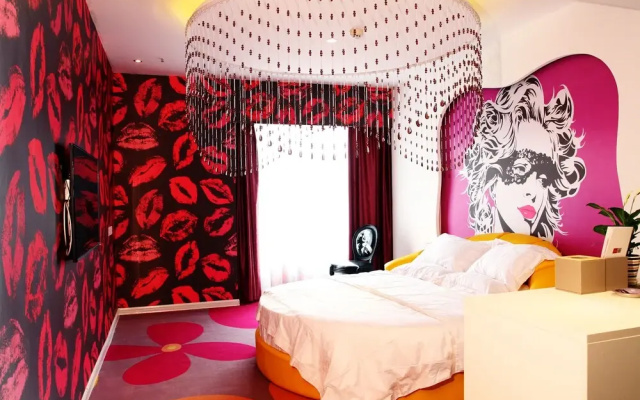 Luoyang Provence Theme Hotel