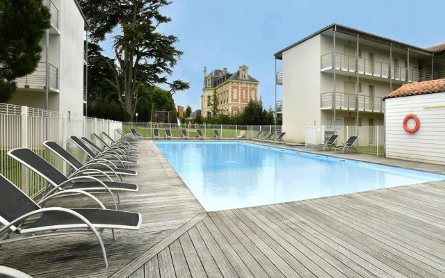 Cozy Stay Near La Rochelle for 2