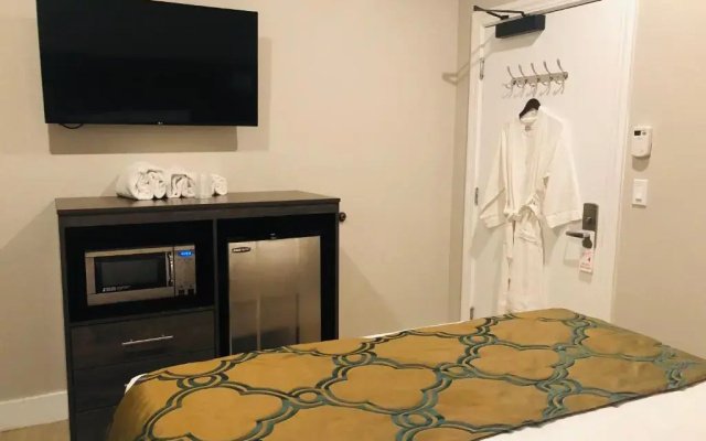 Bay Hotel