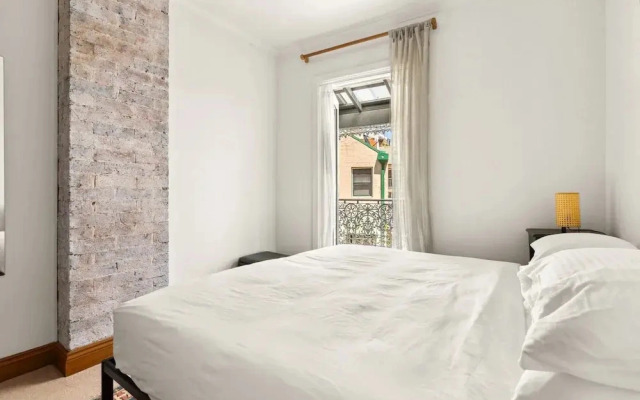 Stylish Inner-city Terrace Home With Rooftop Deck