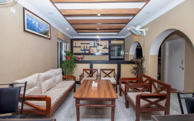 OYO 249 Hotel Royal Image