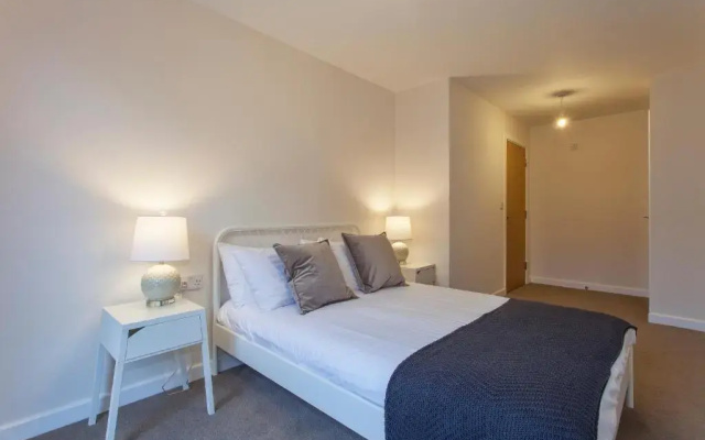 Southampton City Apartments by Charles Hope