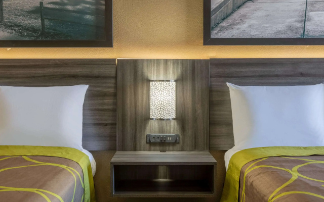 Super 8 by Wyndham McDonough GA