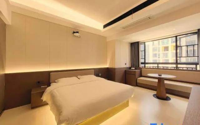 Yiyang Lugu Lake Hotel