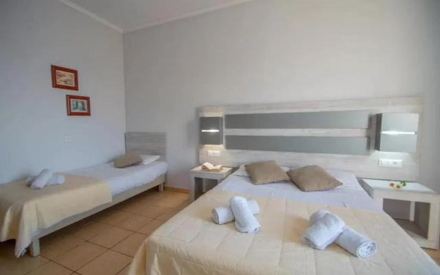 Agoulos Beach Hotel