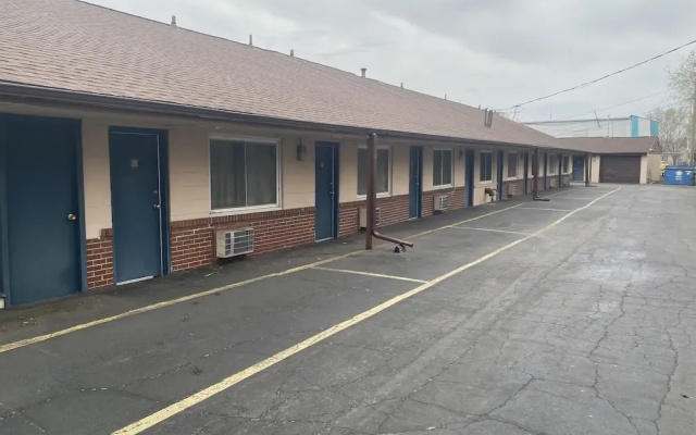 Courtesy Motel
