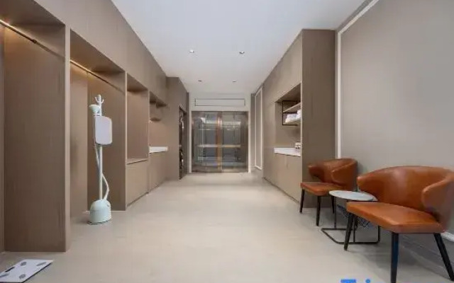 Vienna International Hotel (Chongqing Longxing Liangjiang New Area Management Committee)