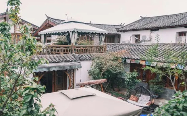 Lijiang Yihua·Yiye Garden Courtyard Chinese Inn (Zhongyi Market)