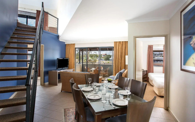 Mantra Geraldton