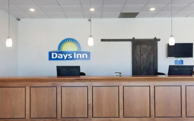 Days Inn And Suites Lancaster Amish Country