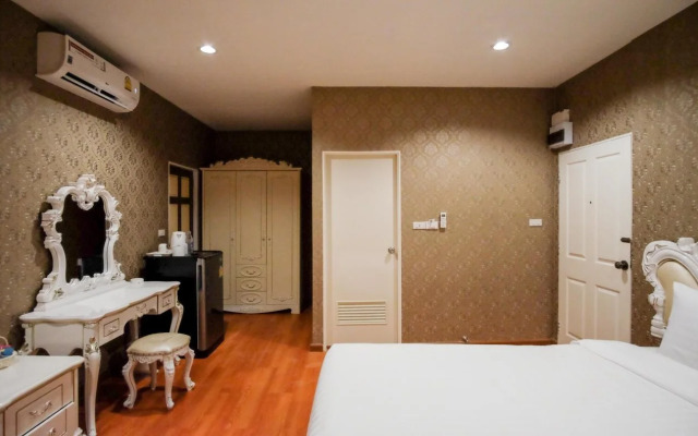 The O-Zone Airport Inn