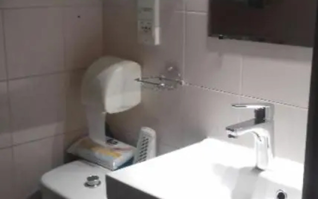 Flat with large TERRACE 10min from the BEACHES