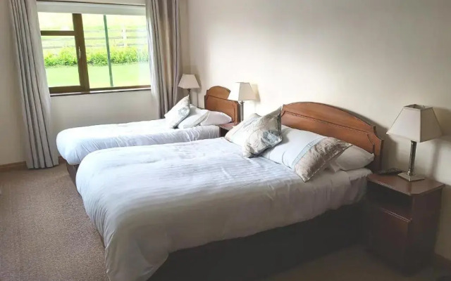 Valley Lodge Room Only Guest House