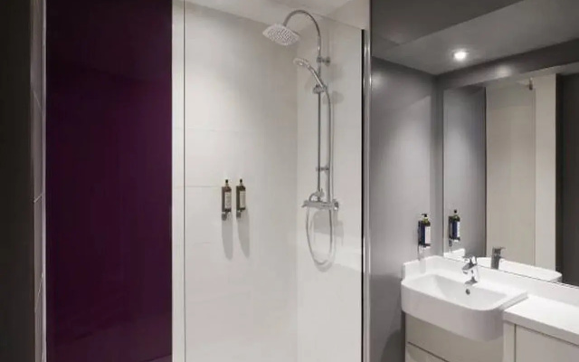 Premier Inn Witney