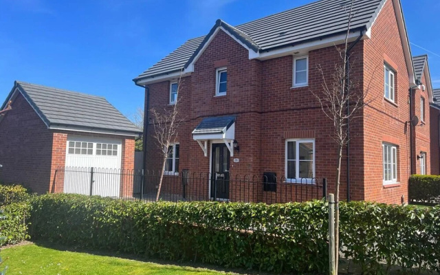 Remarkable 3-bed House in Wirral