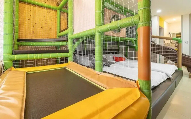 Irang Kids Pool Villa