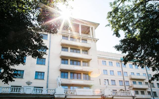 Гостиница Большой Урал в Екатеринбурге 10 отзывов об отеле, цены и фото номеров - забронировать гостиницу Большой Урал онлайн Екатеринбург вид на фасад