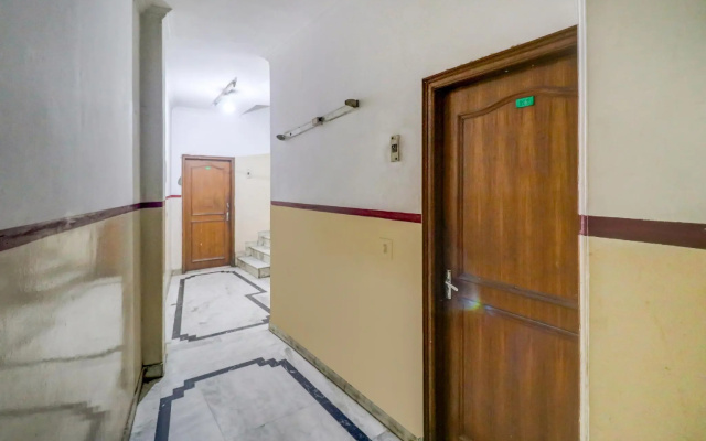 OYO 78270 Santi Inn