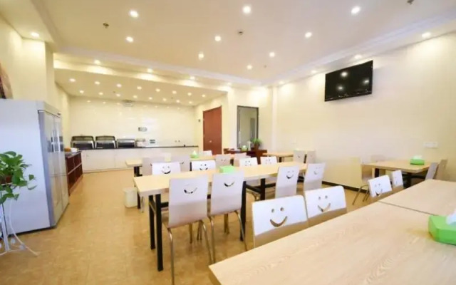 Shell Zhangjiagang City Jingang Town RT-Mart Hotel