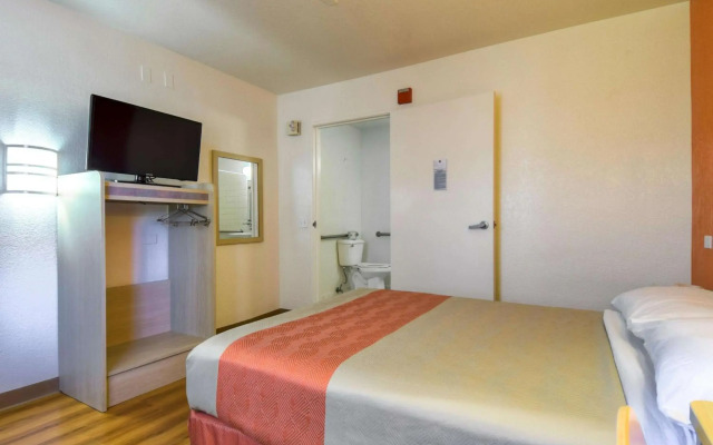 Motel 6 San Dimas, CA - Los Angeles