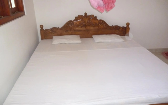 SeaView Paradise Inn