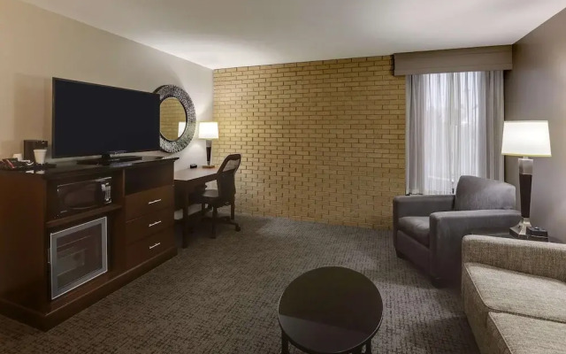 Drury Inn and Suites Northwest Columbus