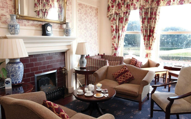 Clifton Hotel