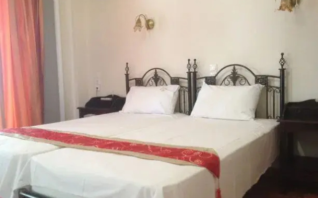 Palatino Studio