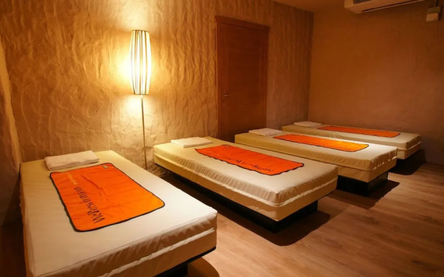 Aparthotel Adler
