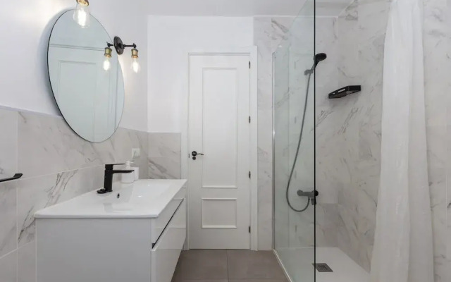 Jinetes Holidays - Apartment In Malaga. Free Wifi