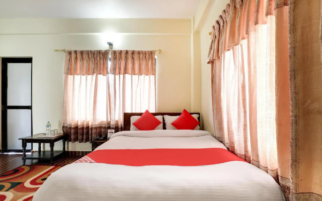 Hotel The Lake by OYO Rooms