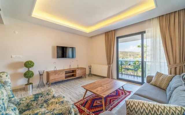 Nakas Suites