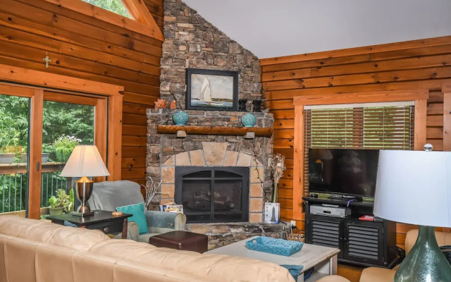 Pinehaus Chalet 4 Bedroom House