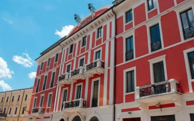 B&B Sweet House