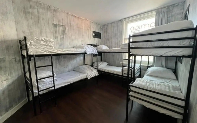 Amigo Budget Hotel