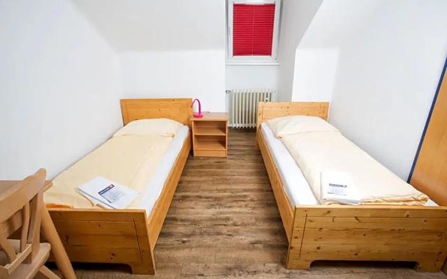 Yoho International Youth Hostel