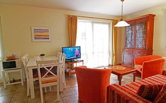 Haus-Meisennest-Wohnung-Meise