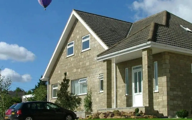 Mead Lodge B&B