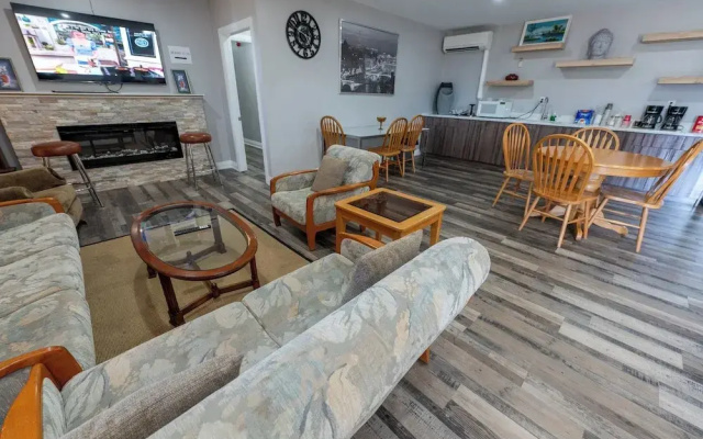 Sauble Beach Lodge