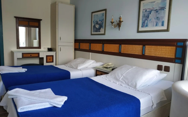 Foca Yali Hotel