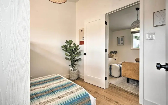 Chic & Central Ventura Home - Walk to Beach!