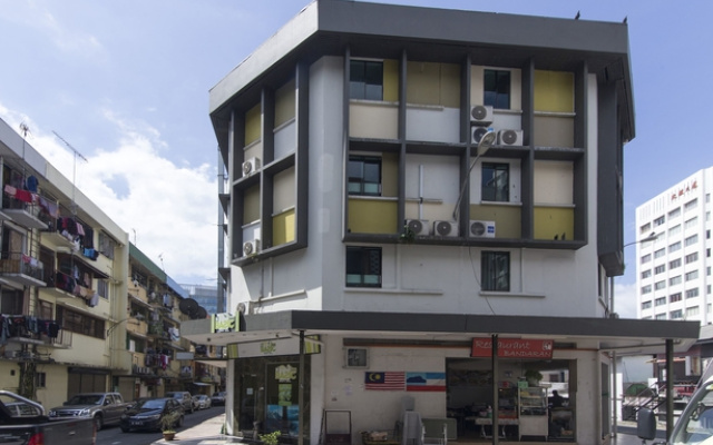 OYO 228 Basic Hotel